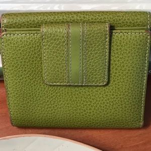 📌FINAL‼️ Levenger leather wallet; Good condition